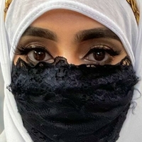 Aaliyah Aziz Naakt
