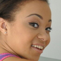 Adriana Maya Naakt