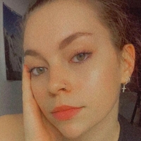 Anna Mungenast Naakt