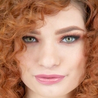 Annabel Red Naakt