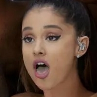Ariana Grande Naakt
