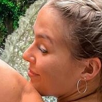 Briony Mengham Naakt
