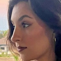 Cami Surro Naakt