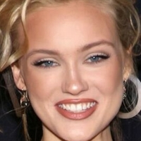 Chloe Rose Robertson Naakt