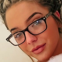 Courtney Baker Naakt