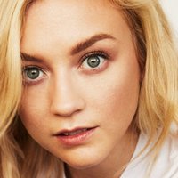 Emily Kinney Naakt