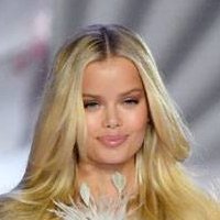 Frida Aasen Naakt