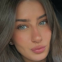 Hanna Champine Naakt