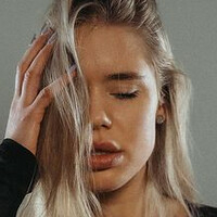 Hollaura Naakt