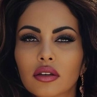 Janina Youssefian Naakt