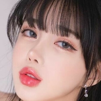 Jin Dayul Naakt