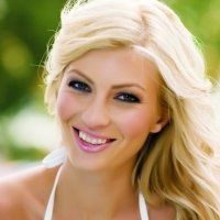 Karnyaczki Laura Naakt