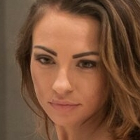 Larissa Mahl Naakt