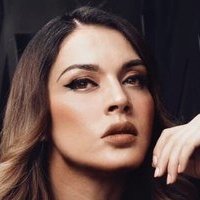 Laura Caro Naakt