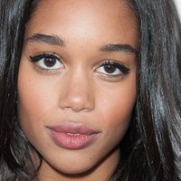 Laura Harrier Naakt