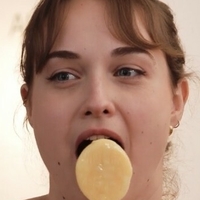 leonireizend Naakt