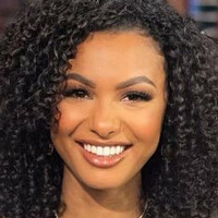Malika Andrews Naakt