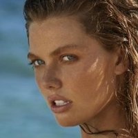 McKenna Berkley Naakt
