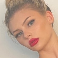 Mila Sobolov Naakt
