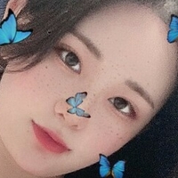 Minji Naakt