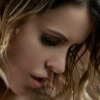 Model Sharona Naakt