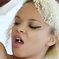 Mona Bella Naakt