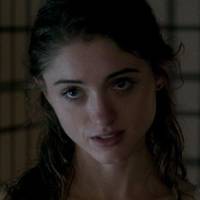 Natalia Dyer Naakt