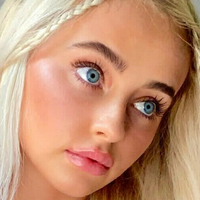 Olivia Mazukina Naakt