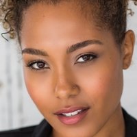 Parker McKenna Posey Naakt