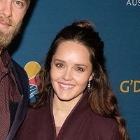 Rebecca Breeds Naakt