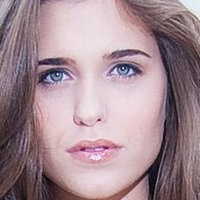Taylor Kowald Naakt