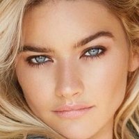 Tess Jantschek Naakt