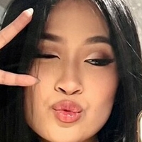 Theresa Nguyen Naakt