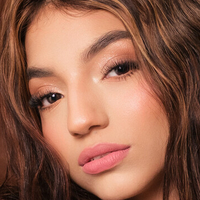 Vale Echevarri Naakt