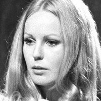 Veronica Carlson Naakt