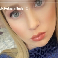 Victoria Ann Linda Naakt