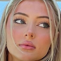 Victoria Rozmajzl Naakt