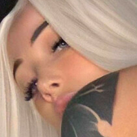Willow Lay Naakt