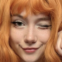Yona Naakt